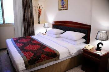 Al Sharq Hotel Apartment Sharjah Exterior photo
